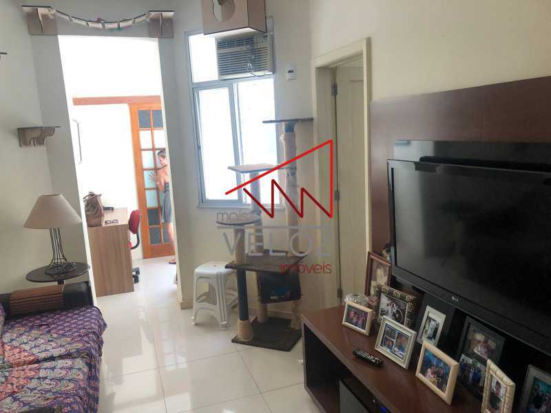 Apartamento à venda com 2 quartos, 60m² - Foto 2