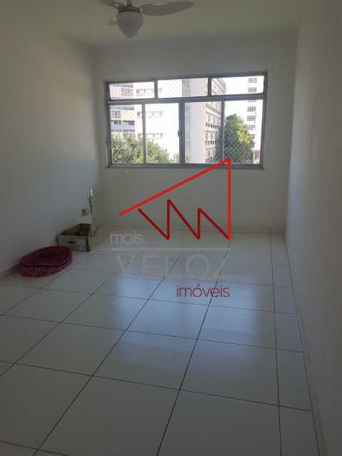 Apartamento à venda com 2 quartos, 64m² - Foto 2