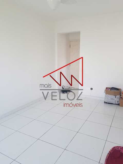 Apartamento à venda com 2 quartos, 64m² - Foto 3