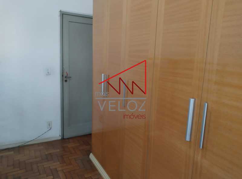 Apartamento à venda com 2 quartos, 76m² - Foto 9