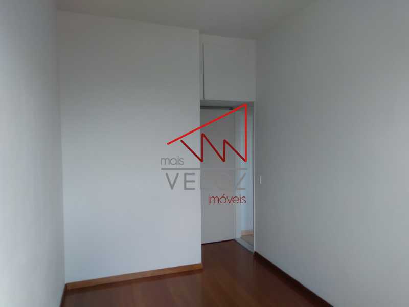 Apartamento à venda com 2 quartos, 70m² - Foto 14