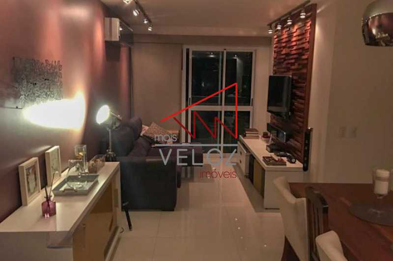 Apartamento à venda com 2 quartos, 77m² - Foto 1