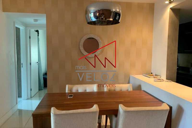 Apartamento à venda com 2 quartos, 77m² - Foto 2