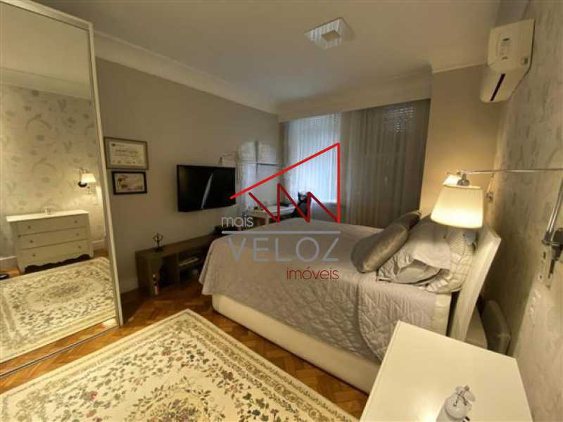 Apartamento à venda com 6 quartos, 400m² - Foto 2