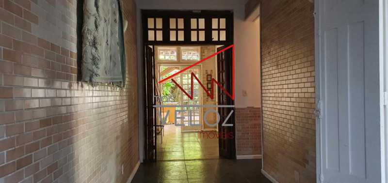 Casa de Vila à venda com 4 quartos, 202m² - Foto 2