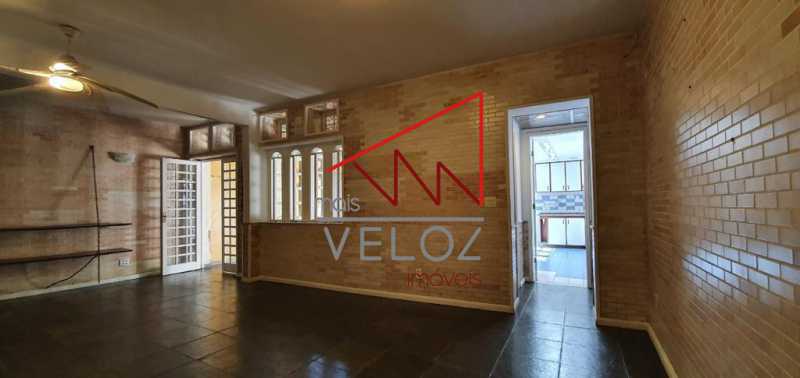 Casa de Vila à venda com 4 quartos, 202m² - Foto 3