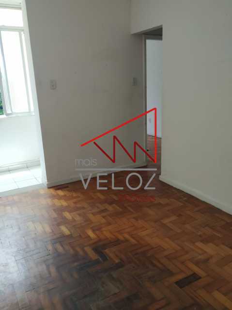 Apartamento à venda com 1 quarto, 40m² - Foto 2