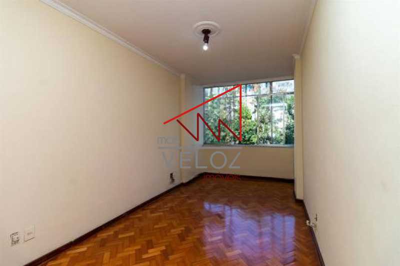 Apartamento à venda com 2 quartos, 75m² - Foto 2