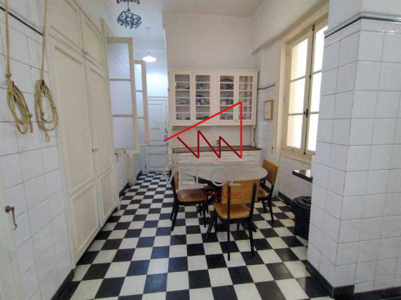 Apartamento à venda com 4 quartos, 233m² - Foto 4