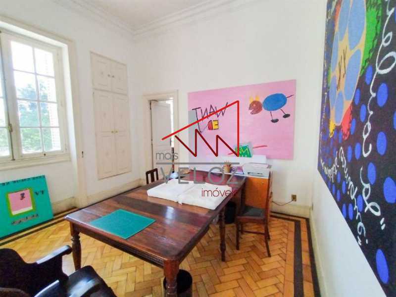 Apartamento à venda com 4 quartos, 233m² - Foto 13