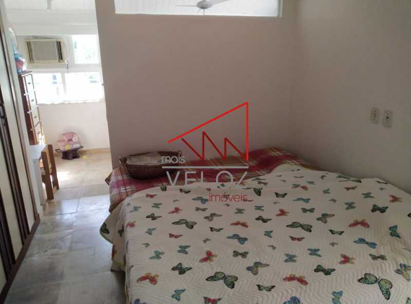 Apartamento à venda com 3 quartos, 206m² - Foto 9