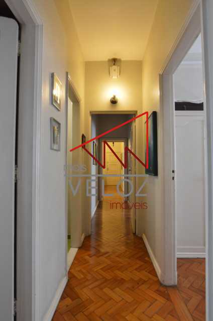 Apartamento à venda com 4 quartos, 190m² - Foto 2