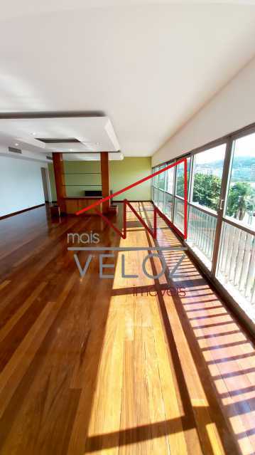 Apartamento à venda com 4 quartos, 300m² - Foto 2