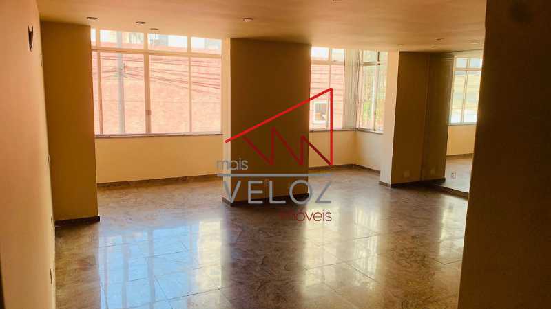 Apartamento à venda com 3 quartos, 175m² - Foto 4