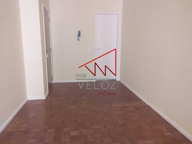 Apartamento à venda com 1 quarto, 60m² - Foto 14