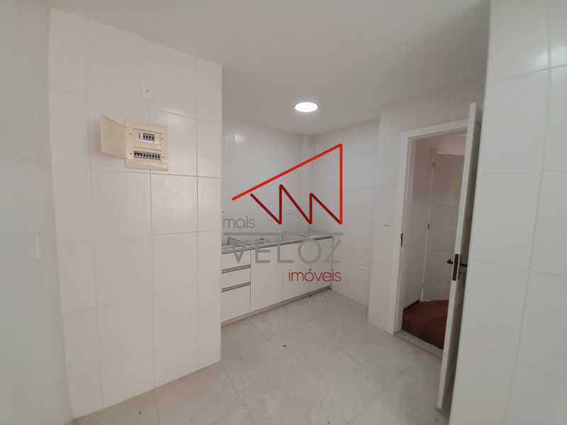 Apartamento à venda com 3 quartos, 95m² - Foto 11