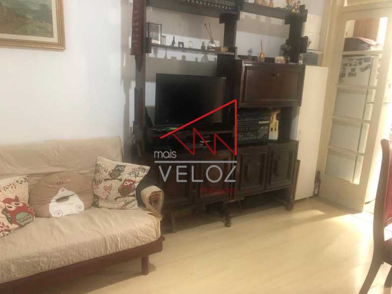 Apartamento à venda com 1 quarto, 50m² - Foto 2