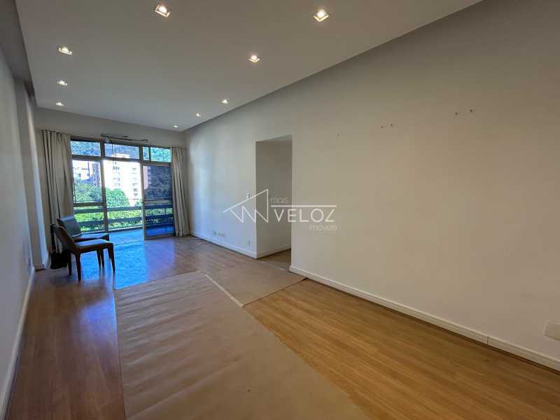Apartamento à venda com 3 quartos, 127m² - Foto 2