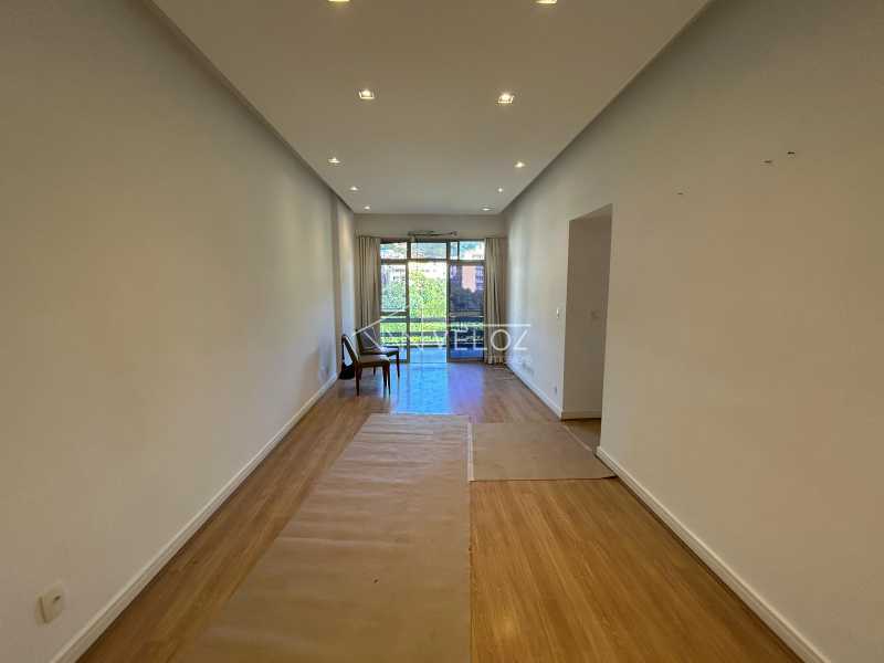 Apartamento à venda com 3 quartos, 127m² - Foto 1