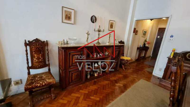 Apartamento à venda com 3 quartos, 115m² - Foto 2