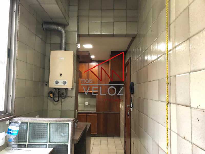 Apartamento à venda com 3 quartos, 223m² - Foto 6