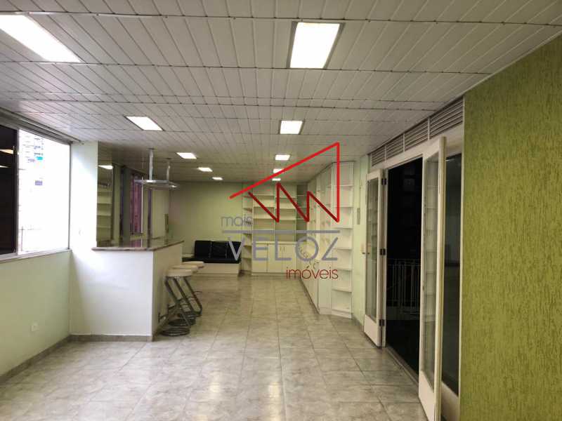 Apartamento à venda com 3 quartos, 223m² - Foto 1