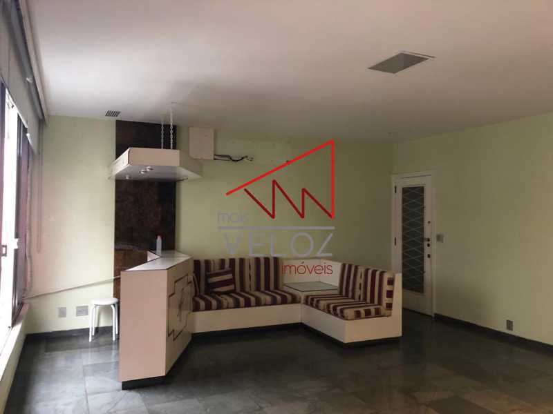 Apartamento à venda com 3 quartos, 223m² - Foto 4