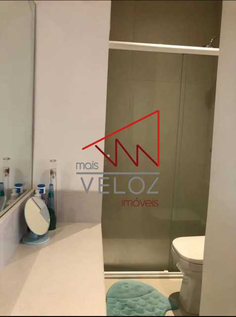 Apartamento à venda com 2 quartos, 70m² - Foto 13