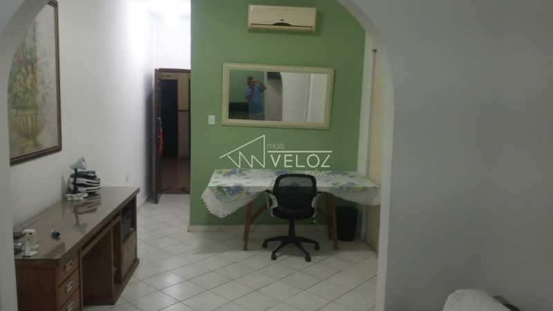 Apartamento à venda com 2 quartos, 78m² - Foto 2