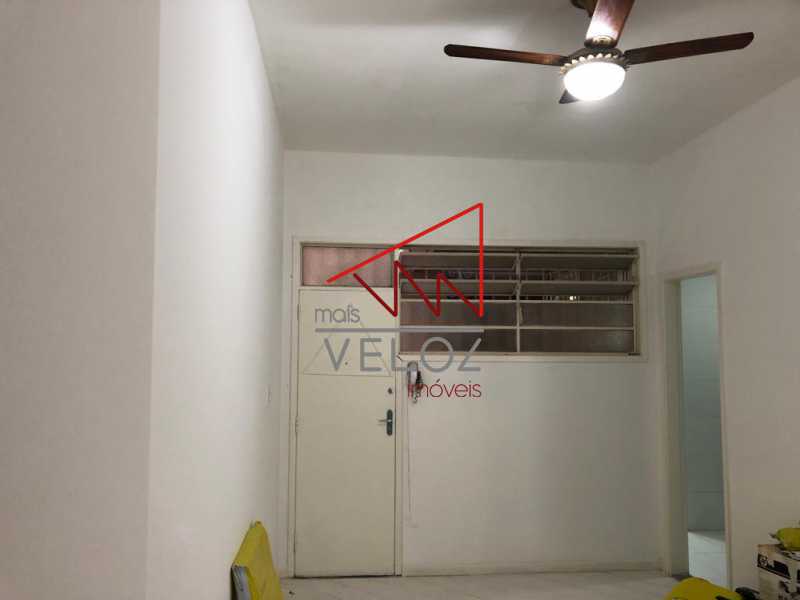 Apartamento à venda com 2 quartos, 66m² - Foto 2