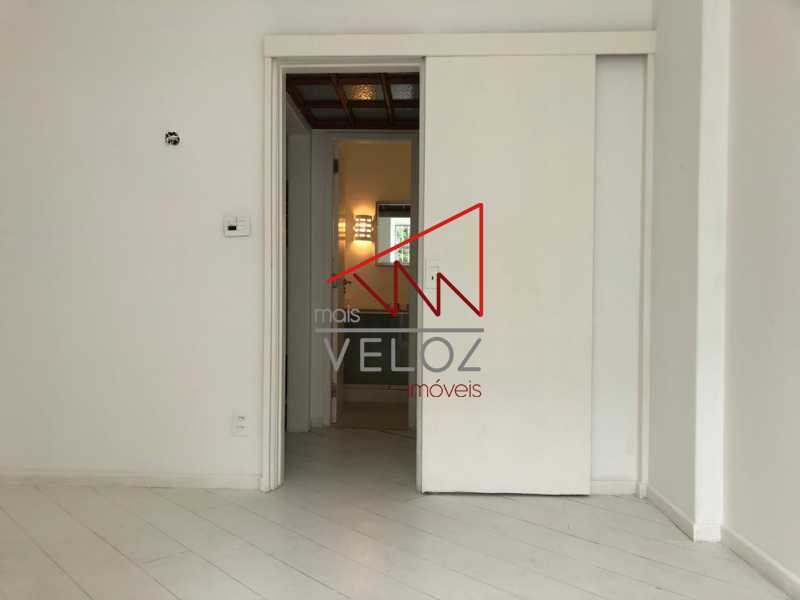 Apartamento à venda com 2 quartos, 66m² - Foto 3