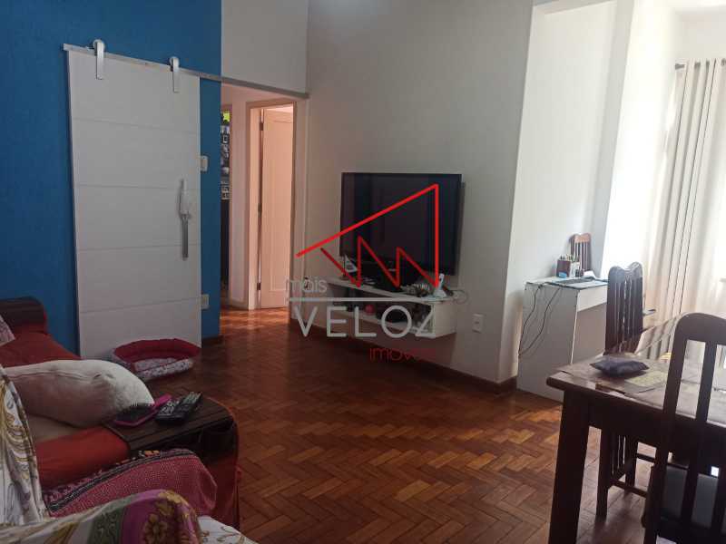 Apartamento à venda com 3 quartos, 85m² - Foto 2