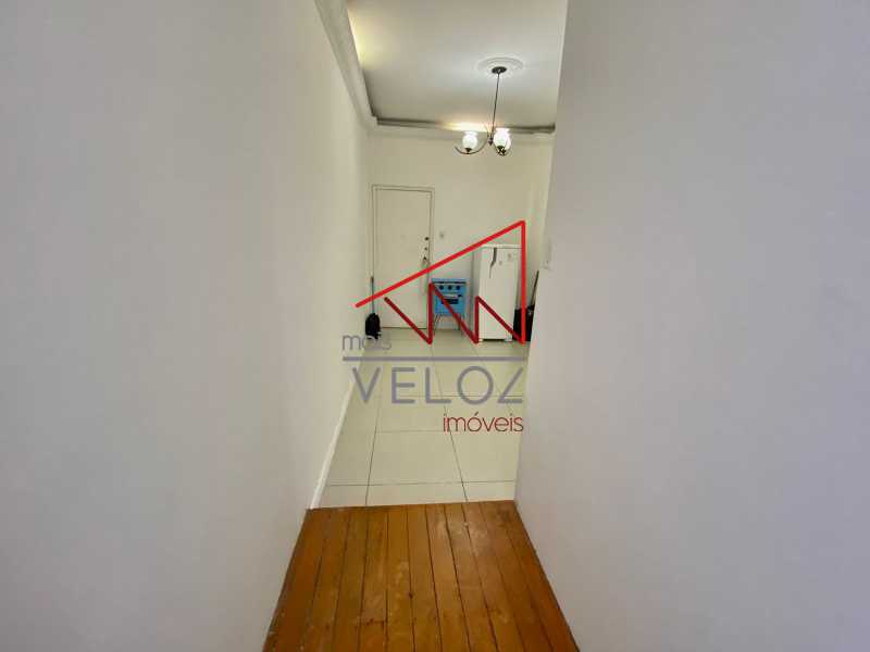 Apartamento à venda com 1 quarto, 30m² - Foto 12