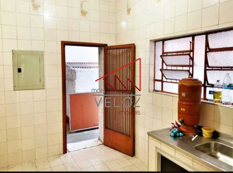 Apartamento à venda com 3 quartos, 266m² - Foto 2