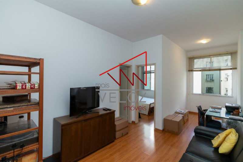 Apartamento à venda com 1 quarto, 40m² - Foto 1