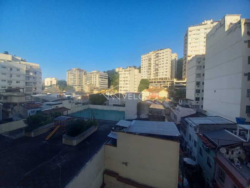 Apartamento à venda com 2 quartos, 76m² - Foto 1