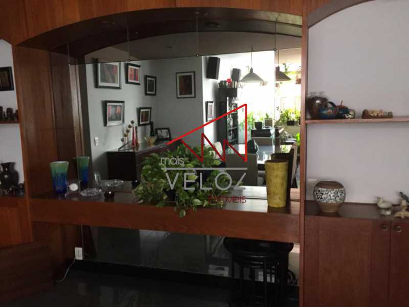 Apartamento à venda com 4 quartos, 204m² - Foto 11