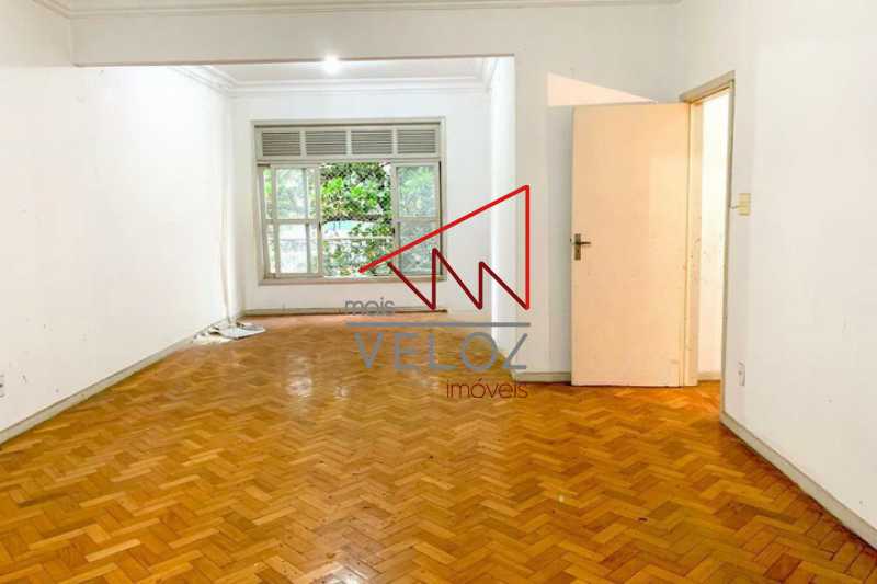 Apartamento à venda com 3 quartos, 135m² - Foto 1