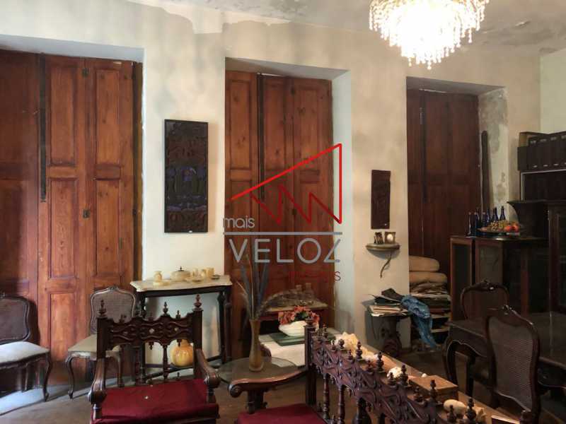 Casa à venda com 5 quartos, 650m² - Foto 2