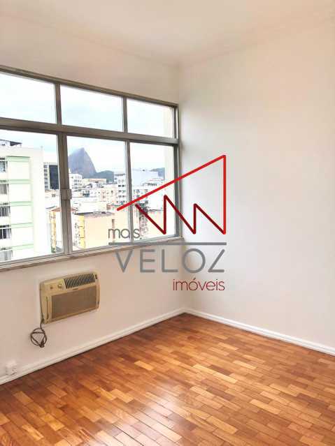 Apartamento à venda com 2 quartos, 77m² - Foto 4