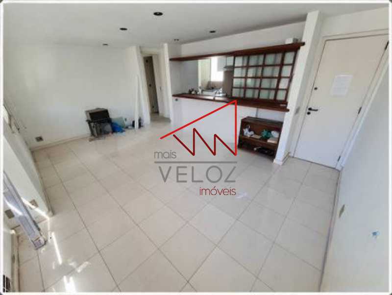 Apartamento à venda com 2 quartos, 70m² - Foto 2