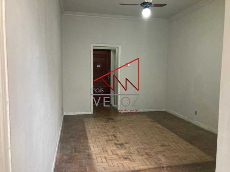 Apartamento à venda com 2 quartos, 70m² - Foto 1