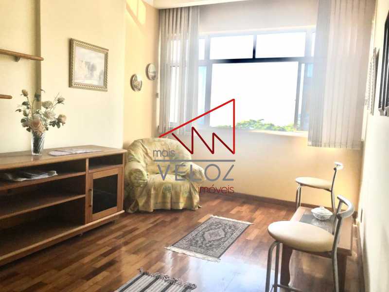 Apartamento à venda com 2 quartos, 62m² - Foto 4