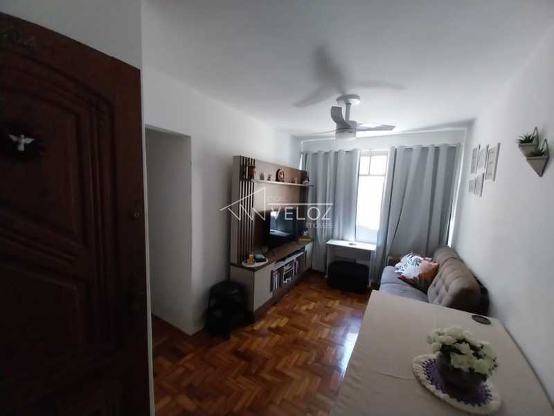 Apartamento à venda com 2 quartos, 50m² - Foto 2