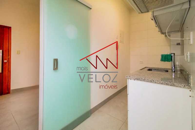 Apartamento à venda com 1 quarto, 45m² - Foto 13