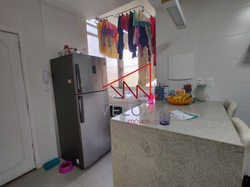 Apartamento à venda com 3 quartos, 121m² - Foto 10