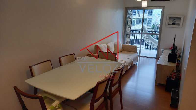 Apartamento à venda com 2 quartos, 65m² - Foto 2