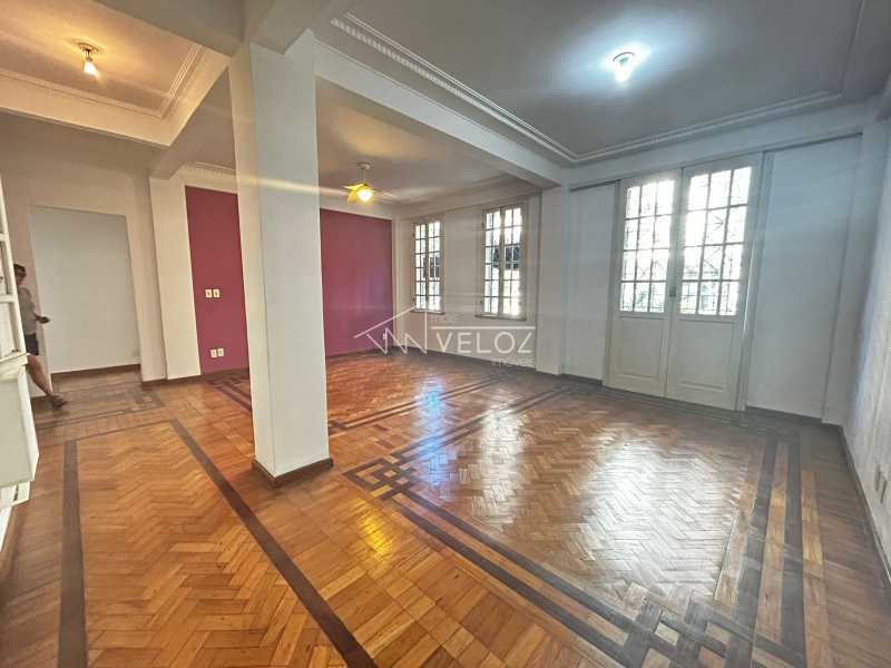 Apartamento à venda com 3 quartos, 151m² - Foto 1