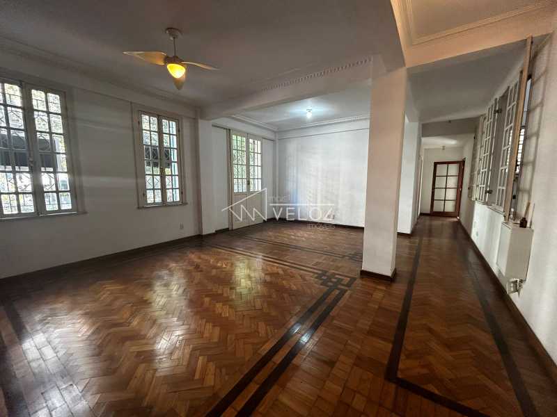 Apartamento à venda com 3 quartos, 151m² - Foto 4