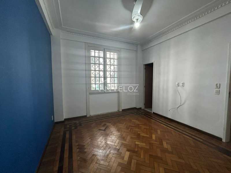 Apartamento à venda com 3 quartos, 151m² - Foto 8